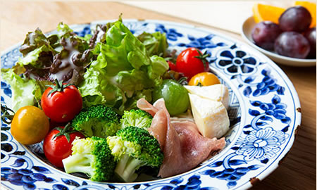 糸島の野菜で新鮮サラダ