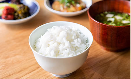 特Aランクの地元米食べ比べには、多彩なごはんのお供を添えて。