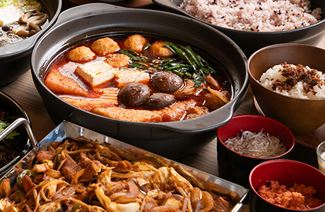 旨辛鍋&鉄板ホルモン焼き